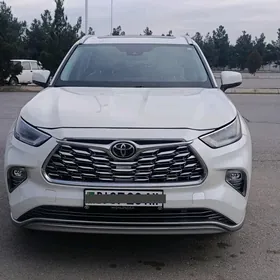 Toyota Highlander 2021