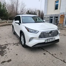 Toyota Highlander 2020