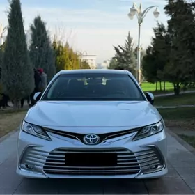 Toyota Camry 2023