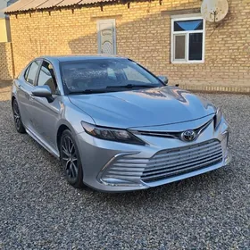 Toyota Camry 2021
