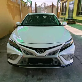 Toyota Camry 2021