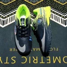 Nike sorokonožka gök