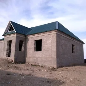 Satlyk jaý Akdaşda