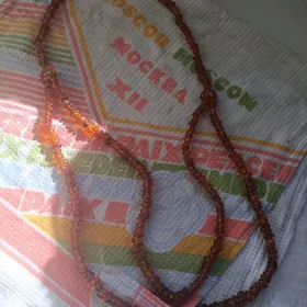 янтарные бусы