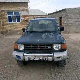 Mitsubishi Montero 1997