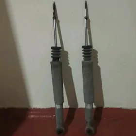 Nissan wersa amartizatir