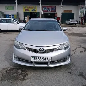 Toyota Camry 2014
