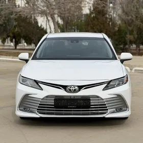 Toyota Camry 2022