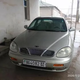 Daewoo Leganza 1998