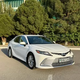 Toyota Camry 2021