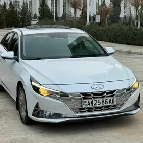 Hyundai Elantra 2022