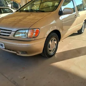 Toyota Sienna 2001