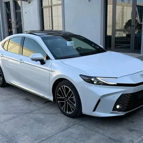 Toyota Camry 2025