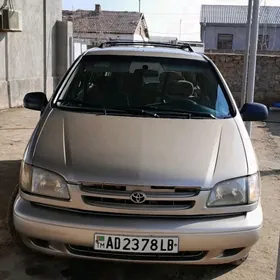 Toyota Sienna 2000