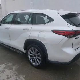 Toyota Highlander 2021
