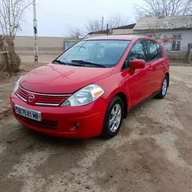 Nissan Versa 2010