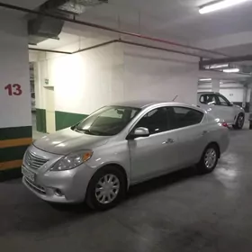 Nissan Versa 2011