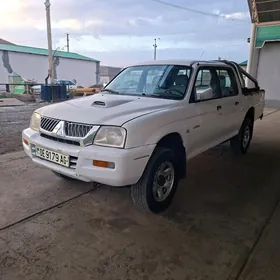 Mitsubishi L200 2006