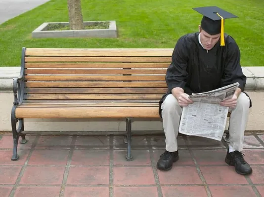 Безработица среди выпускников вузов США выросла до максимума с 2003 года