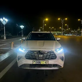 Toyota Highlander 2022