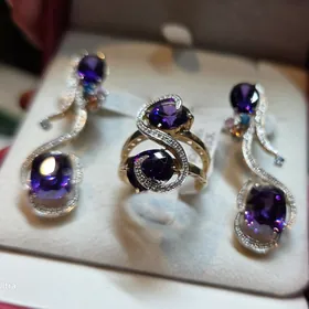 Gyzyl brilliant komplekt