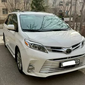 Toyota Sienna 2019