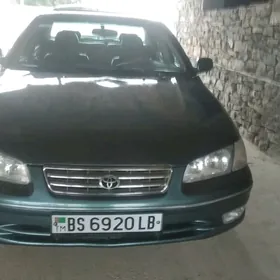 Toyota Camry 2000