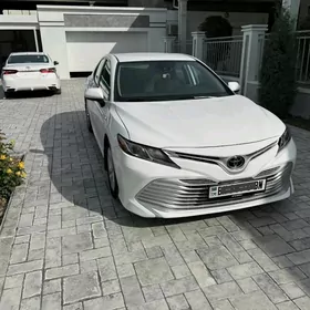 Toyota Camry 2020