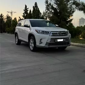 Toyota Highlander 2019