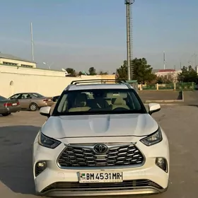 Toyota Highlander 2021