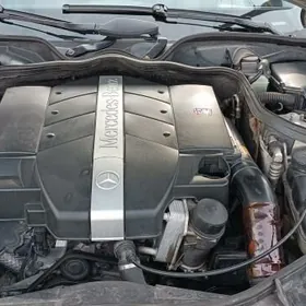 Mercedes-Benz E320 2023