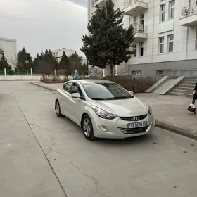 Hyundai Elantra 2013