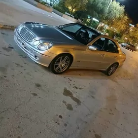 Mercedes-Benz E350 2004