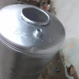 Titan peci bilen boyu uzun