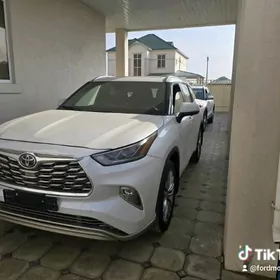 Toyota Highlander 2024