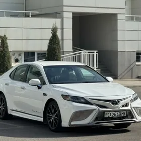 Toyota Camry 2021
