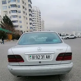 Mercedes-Benz E320 1999