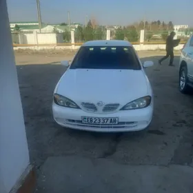 Nissan Primera 2001