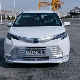Toyota Sienna 2021