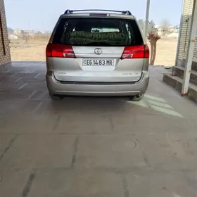 Toyota Sienna 2004