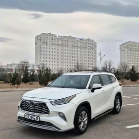Toyota Highlander 2021