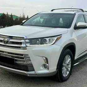 Toyota Highlander 2019