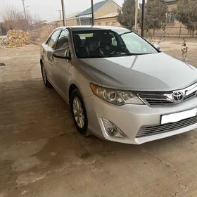 Toyota Camry 2014