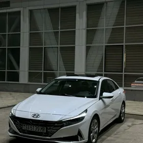 Hyundai Elantra 2022