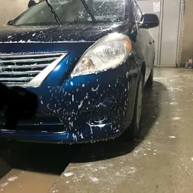 Nissan Versa 2012