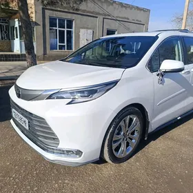 Toyota Sienna 2023