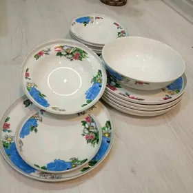 набор тарелок