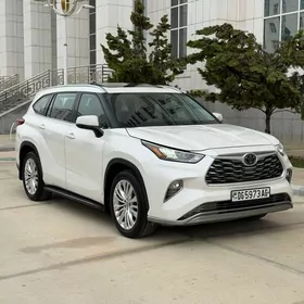 Toyota Highlander 2020