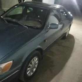 Toyota Camry 2000