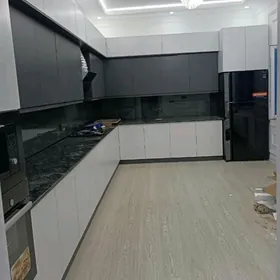 KREDIT KUHNI GARNATUR STENKA